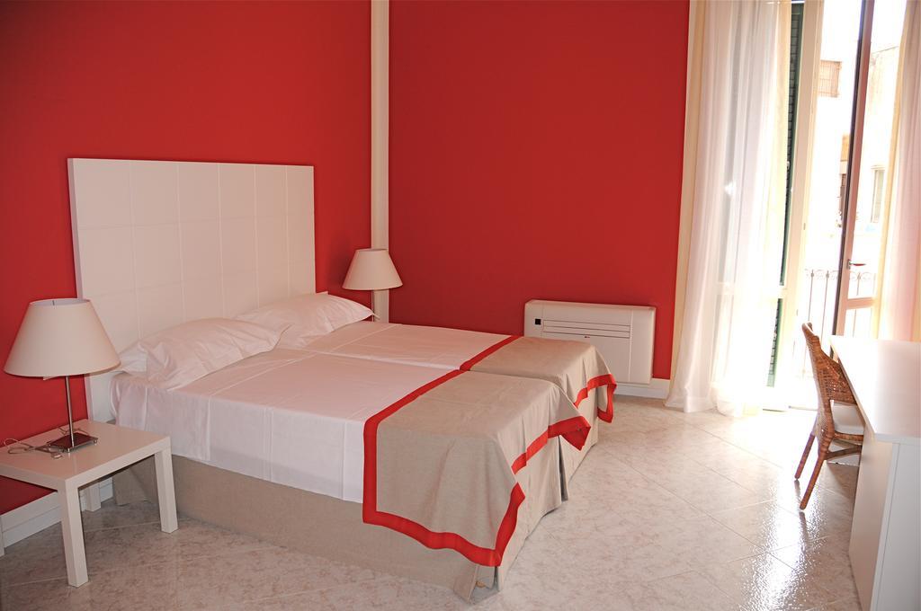 Albachiara Suite Rooms - City Center Trapani Szoba fotó